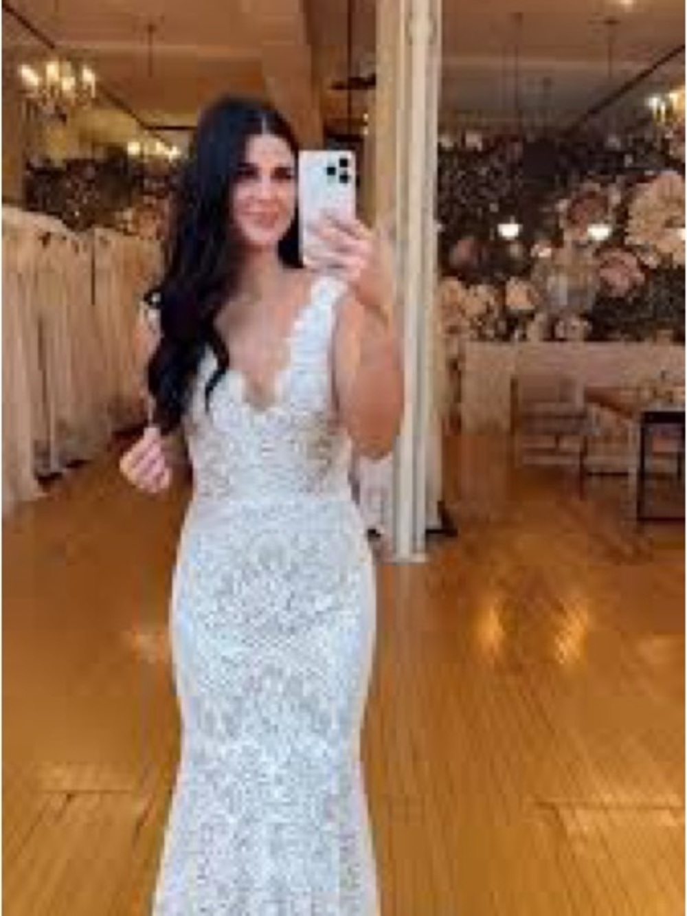 Elegant White Lace V-Neck Evening Dress